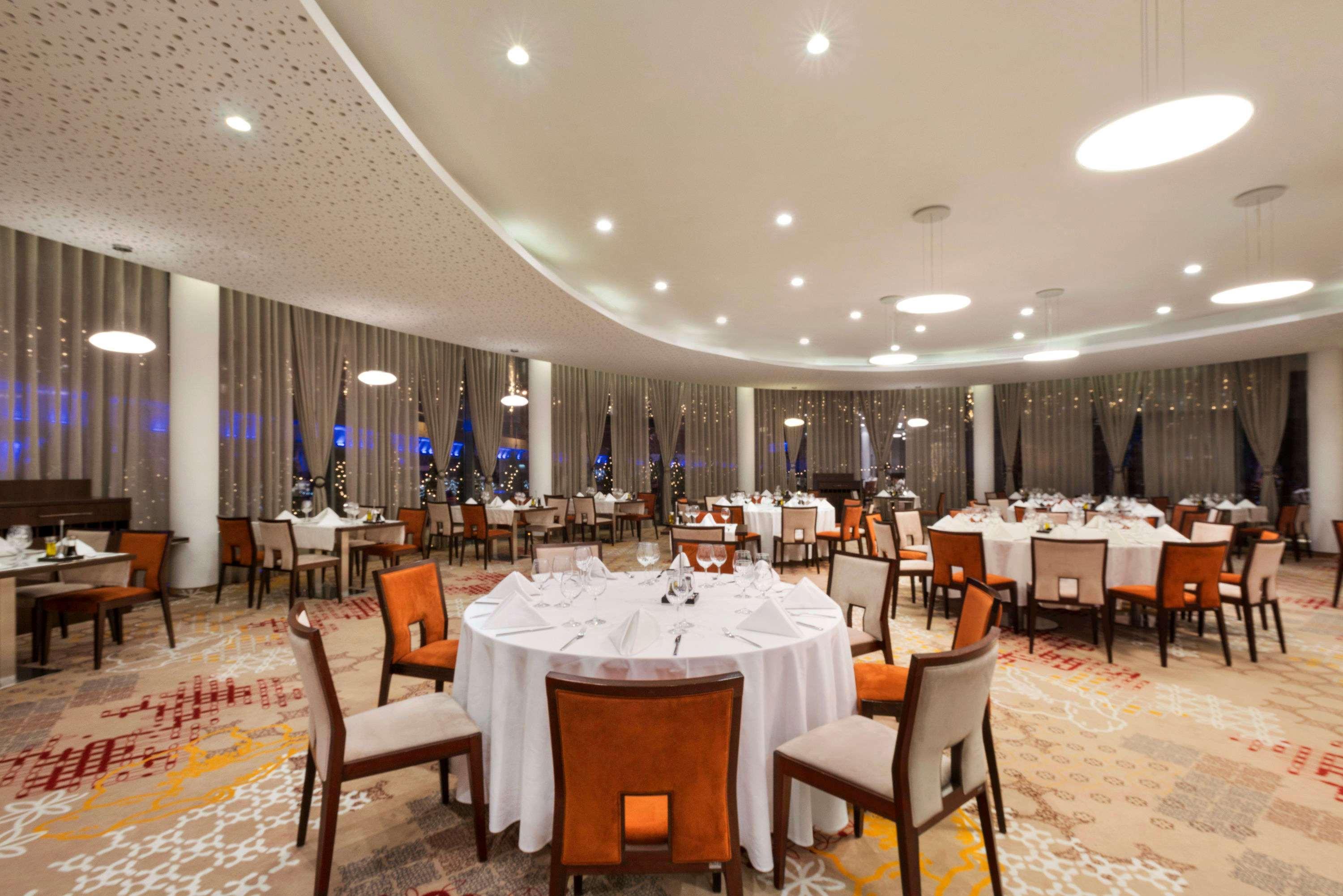 Ramada Plaza Craiova Hotel Kültér fotó