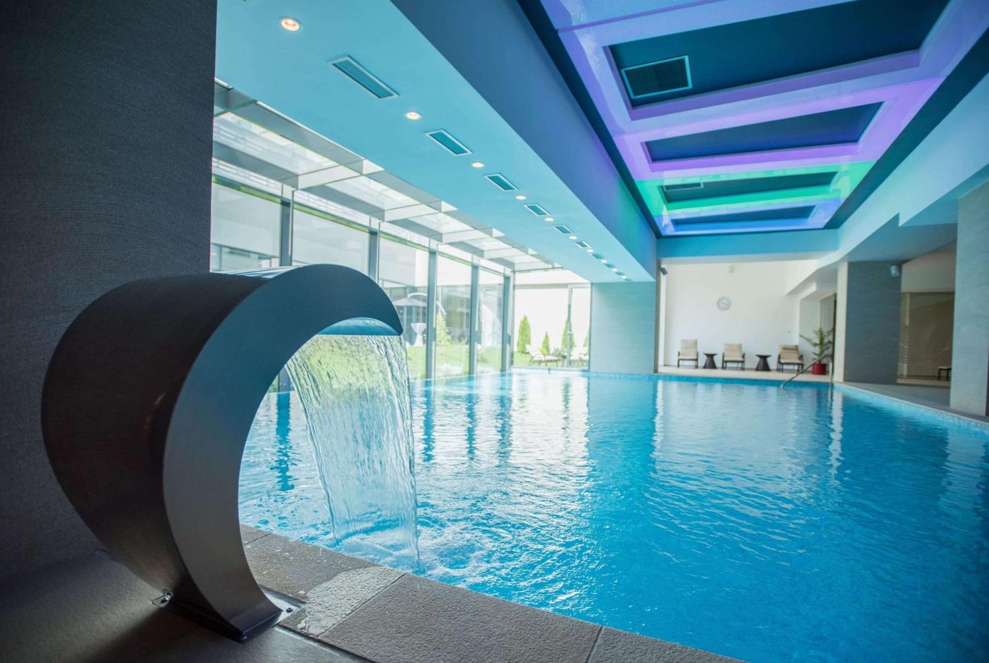 Ramada Plaza Craiova Hotel Kültér fotó