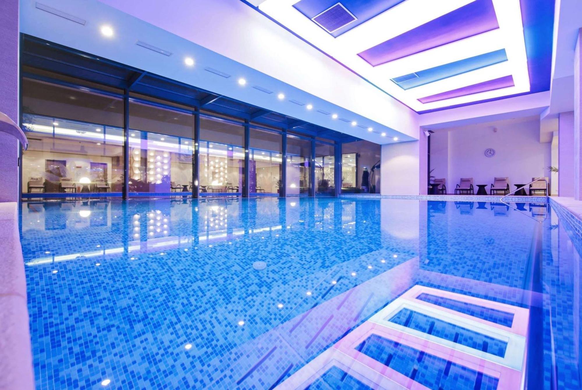 Ramada Plaza Craiova Hotel Kültér fotó