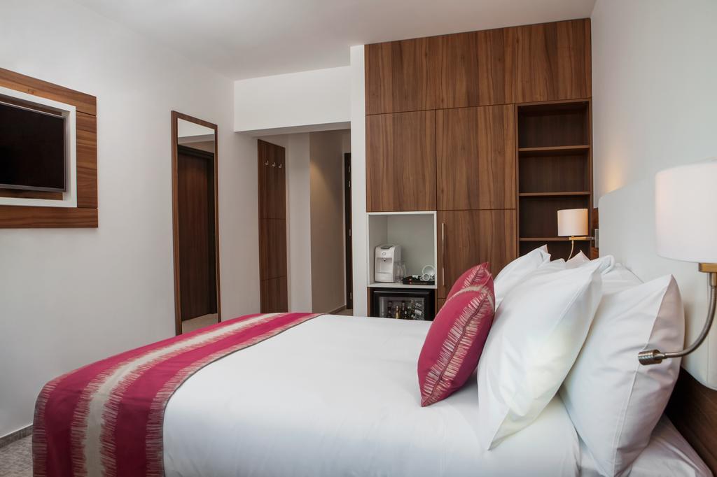 Ramada Plaza Craiova Hotel Kültér fotó