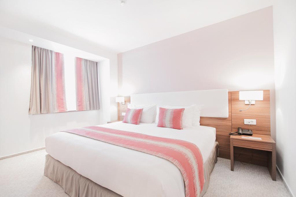 Ramada Plaza Craiova Hotel Kültér fotó