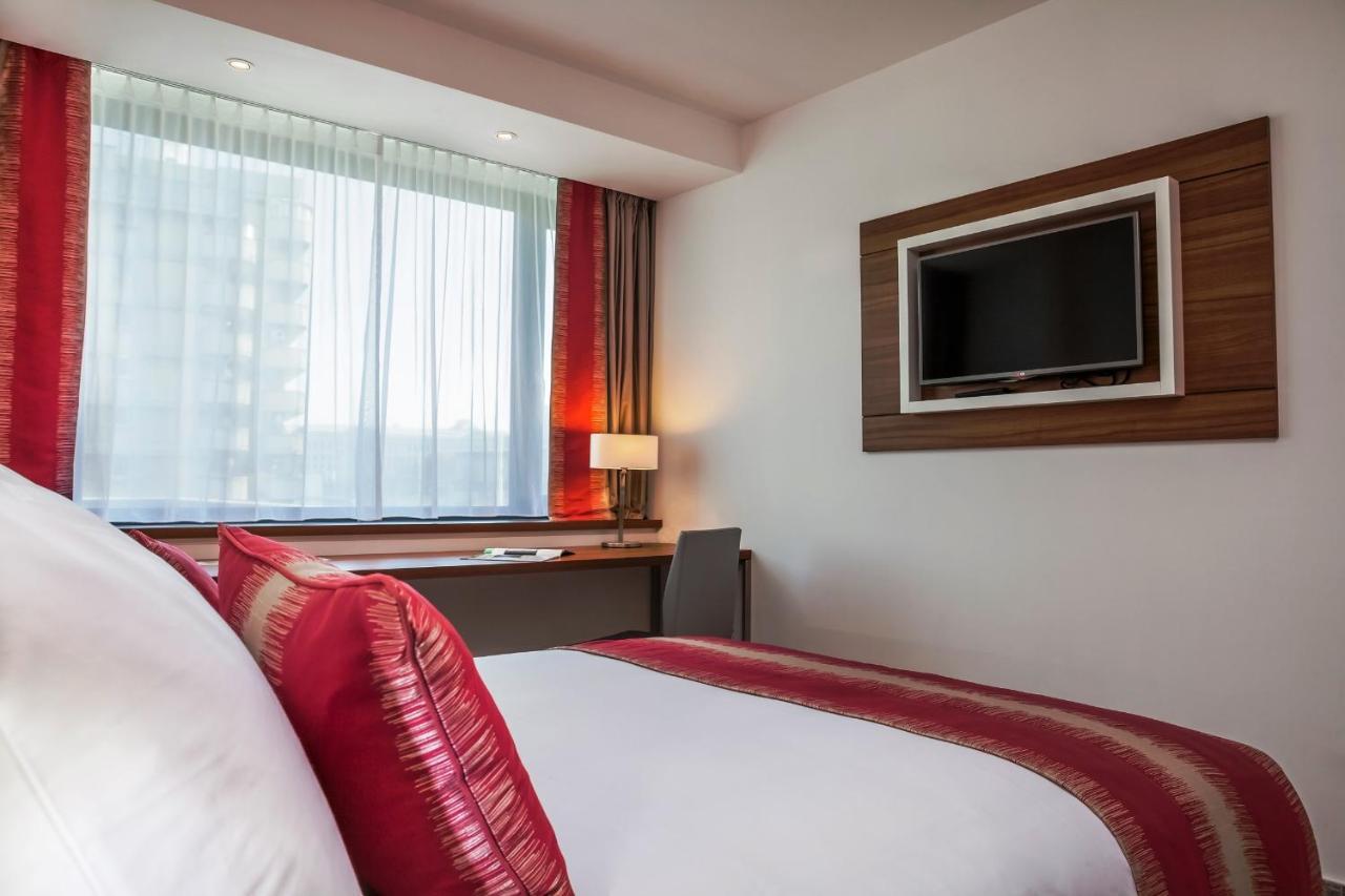 Ramada Plaza Craiova Hotel Kültér fotó