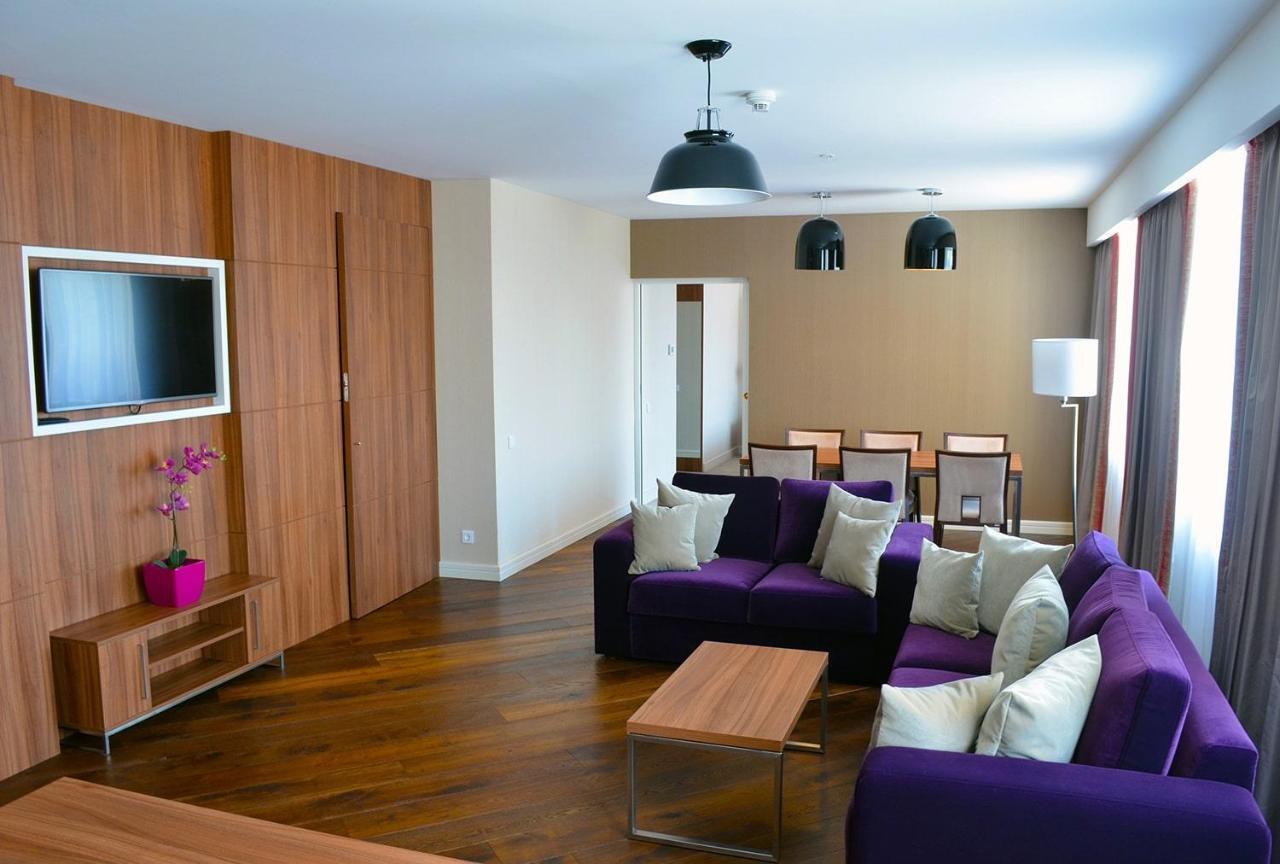 Ramada Plaza Craiova Hotel Kültér fotó